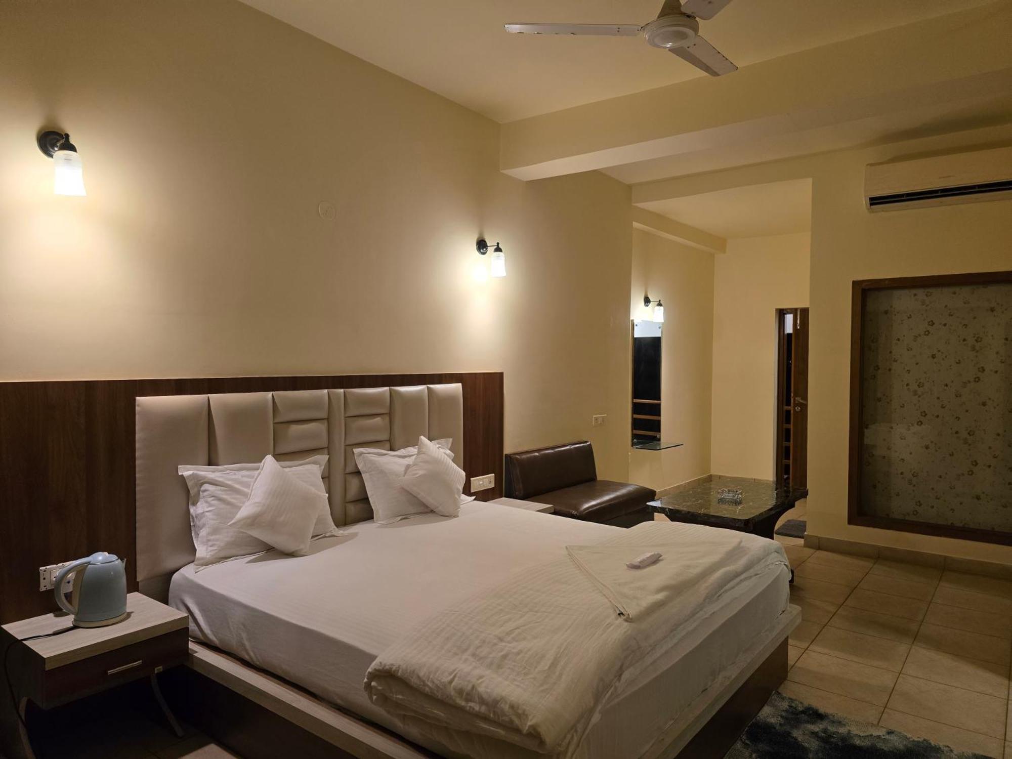 Ricardo Beach Resort Mandarmani Buitenkant foto